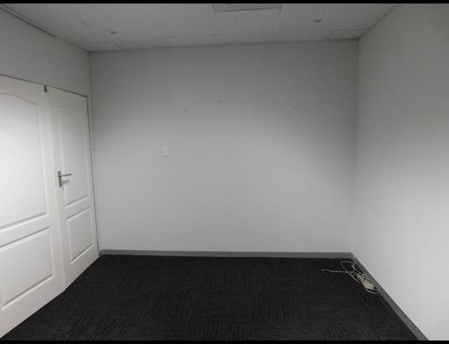 255M² OFFICE TO LET IN HYDE PARK